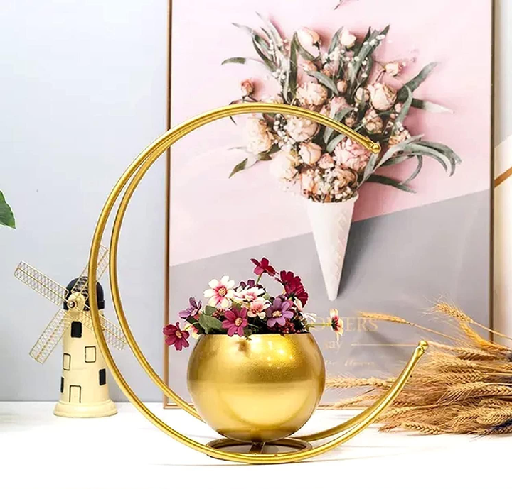 Modern Gold Geometric Flower Vase Half Moon Design Flower Pot Stand